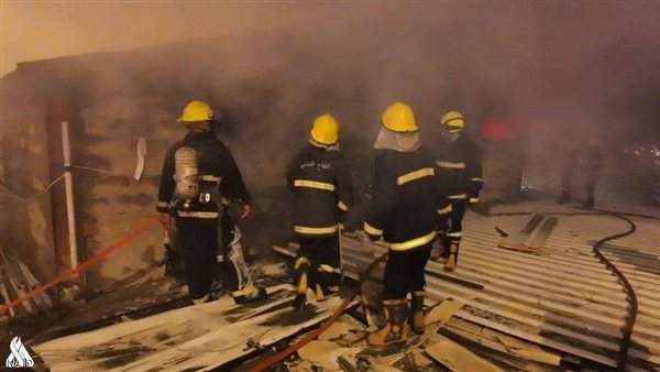 محاولة إخماد الحريق