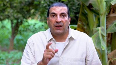 عمرو خالد: 