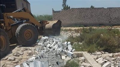 إزالة 15 حالة تعدٍ على الأراضي الزراعية في 6 مراكز بالبحيرة