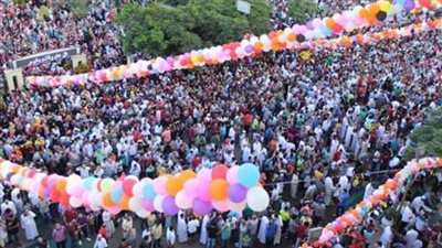  بث مباشر| إقبال كثيف من مواطني بني سويف على محلات الملابس لشراء كسوة العيد