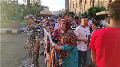 إغلاق ساحة مسجد الحسين عقب أداء صلاة عيد الأضحى 