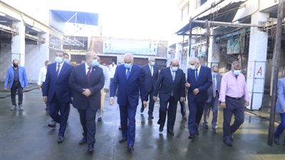 محافظ الجيزة يتفقد مجزر الوراق.. ويؤكد على جاهزية 23 مجزرًا وفتحهم بالمجان 