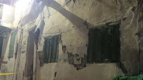 انهيار سقف عقار في