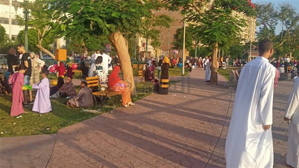 إقبال المواطنين على