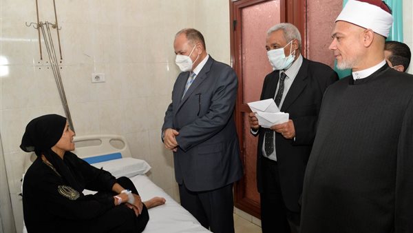 محافظ أسيوط يزور