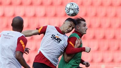 مصطفى محمد يختتم تدريباته مع جالطة سراي قبل مواجهة دوري الأبطال 