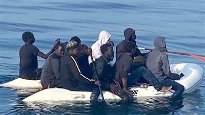 نداءات بالتدخل العسكري الإنجليزي لحل أزمة المهاجرين غير الشرعيين