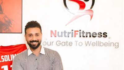 أخصائي تغذية يقدم نصائح طبية لمرضى القولون خلال العيد