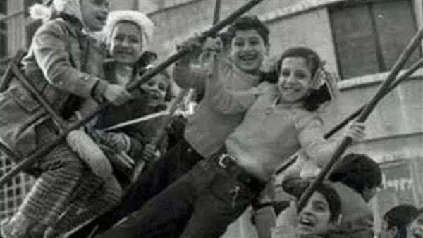 فرحة الأطفال بألعاب