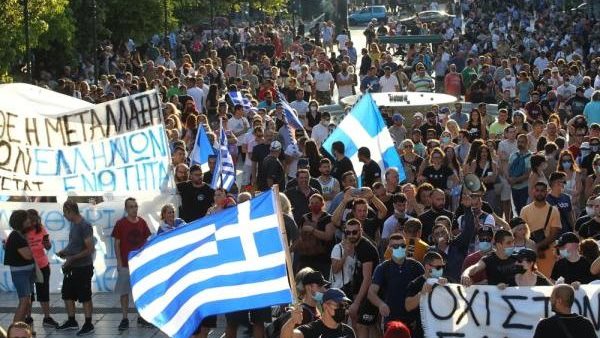 احتجاجات باليونان