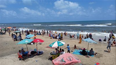  إنقاذ 100 شخص من الغرق بمصيف بلطيم بكفر الشيخ خلال ثالث أيام العيد