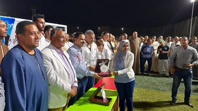 تكريم شهداء كورونا في ختام دورة جيش مصر الأبيض لكرة القدم بالأقصر (صور)