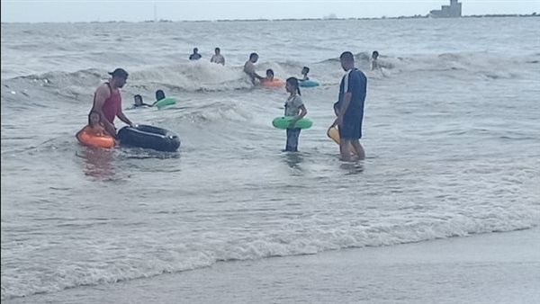 الشواطئ المتضررة