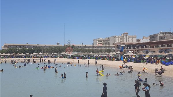 زحام على شواطئ الغردقة