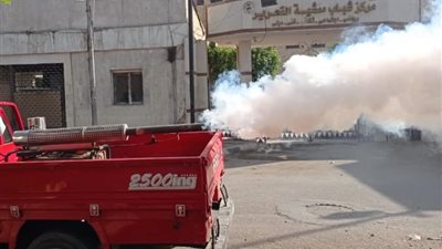 أحياء القاهرة تطارد الناموس بعربات الرش 