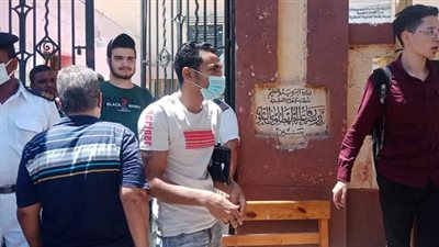  طلاب الثانوية العامة بسوهاج عن امتحان الفيزياء: 