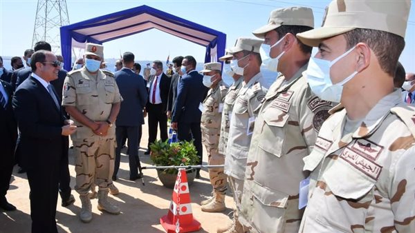 السيسي يتفقد محور