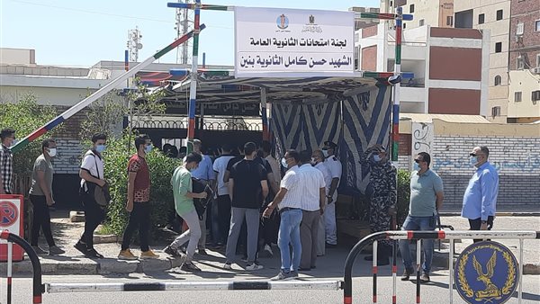 توافد طلاب الثانوية