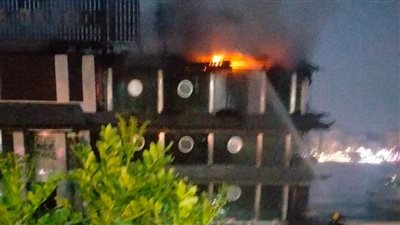 السيطرة على حريق الباخرة النيلية بكورنيش الجيزة