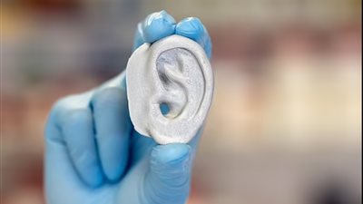 علماء يبتكرون أنوفًا وآذانًا صناعية ثلاثية الأبعاد (صور)