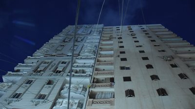  اللجنة الهندسية تكشف أسباب ميل عقار بحري بالإسكندرية: ضعف الأساسات وزيادة الأحمال