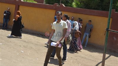 طلاب الأدبي بالأقصر: أسئلة امتحان التاريخ من خارج المنهج (فيديو)