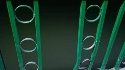 علِق رأسه في سور الكوبري.. مصرع طفل بنزيف بالمخ في الغربية