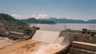 إثيوبيا تعلن نجاح تركيب أول توربين لإنتاج الكهرباء من سد النهضة | صور