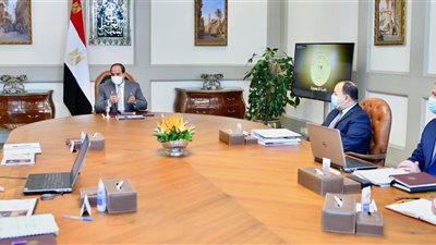السيسي يطالب الحكومة بالحفاظ على معدلات الأداء الاقتصادي 