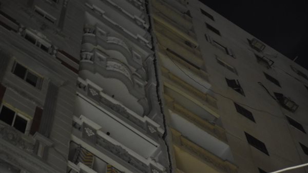 عقار الإسكندرية المائل