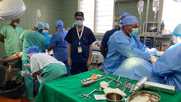 قافلة طبية بجامعة