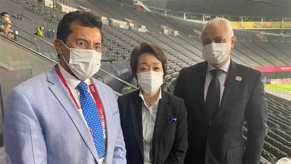 وزير الرياضة مع رئيس