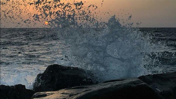 ارتفاع أمواج البحر