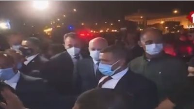  الرئيس التونسي يتجول وسط العاصمة وتعليمات بمنع مغادرة أي سياسي للبلاد 