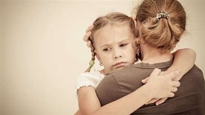 أمهات مع وقف التنفيذ.. محرومات من رؤية الأبناء رغم حصولهن على أحكام قضائية