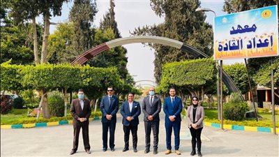 وزير التعليم العالي يستعرض الخطة الشاملة لتطوير منشآت ومرافق معهد إعداد القادة