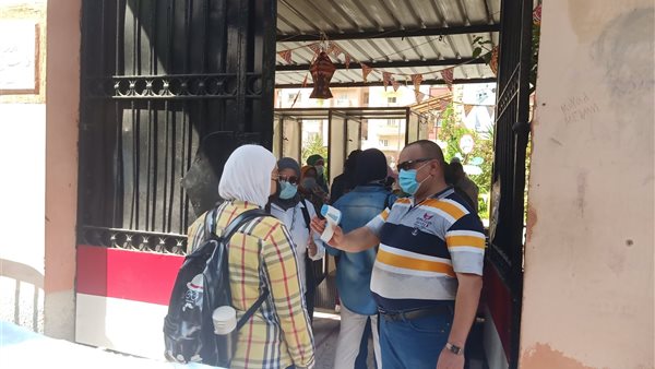 دخول الطلاب للجان