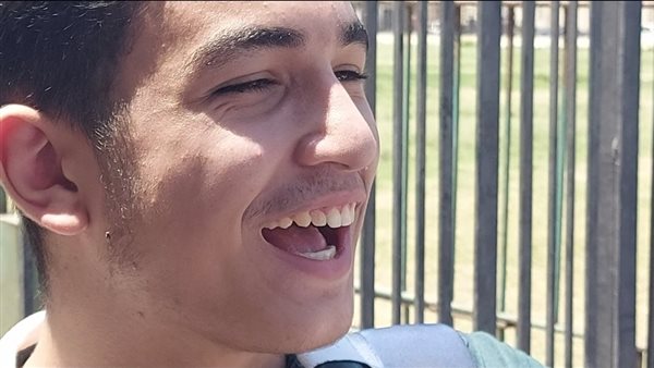 طالب بالثانوية العامة