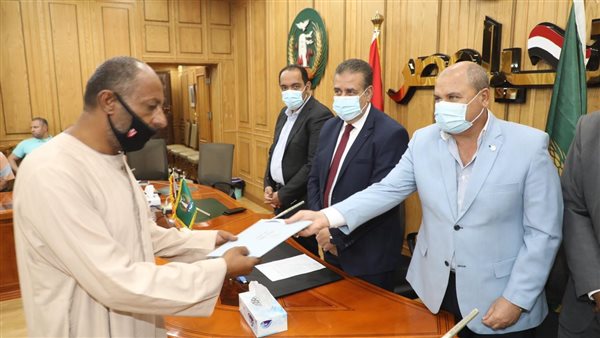 تسليم عقود ري حديث