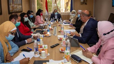 وزير السياحة يناقش مستجدات الأعمال بمنظومة التحول الرقمي والدفع الإلكتروني