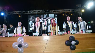 جامعة أسيوط تشهد حفل عيد الخريجين الـ54 بكلية الطب