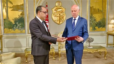 رئيس الحكومة التونسية المقال يعلن استعداده لتسليم السلطة