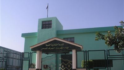 الأول على الثانوية الفنية الصناعية: 