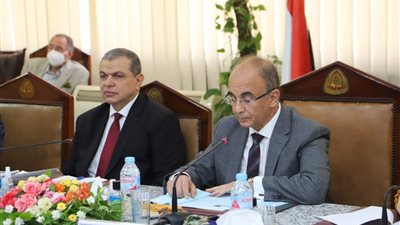 وزير القوى العاملة يوجه بعمل دراسة لاستغلال منظومة المخلفات في توفير فرص عمل للشباب 