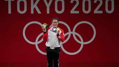 الكندية مود شارون تحصد ذهبية رفع الأثقال