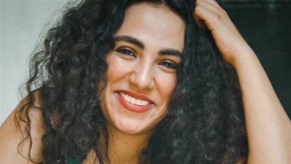 الفنانة زينب غريب