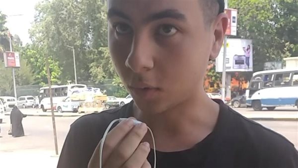 طالب بالثانوية العامة