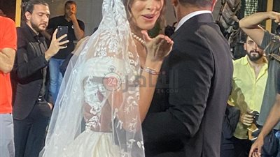 من تصميم زهير مراد.. هاجر أحمد ترتدي فستان زفافها بـ14 ألف دولار