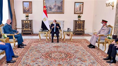 السيسي: الجيوش الوطنية هي العمود الفقري الضامن لاستقرار وتماسك الدول