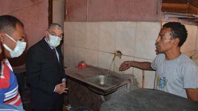 انقطاع المياه عن سكان حي غرب بالمنيا.. والمحافظ: جارٍ حل المشكلة